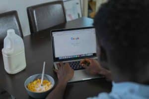 Comment supprimer un compte Google de votre appareil : Étapes simples