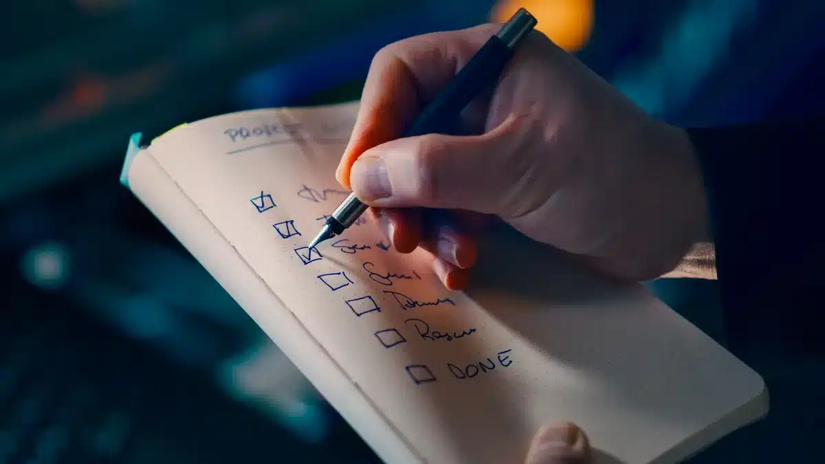 Checklist de préparation de réunion avec objectifs et participants listés