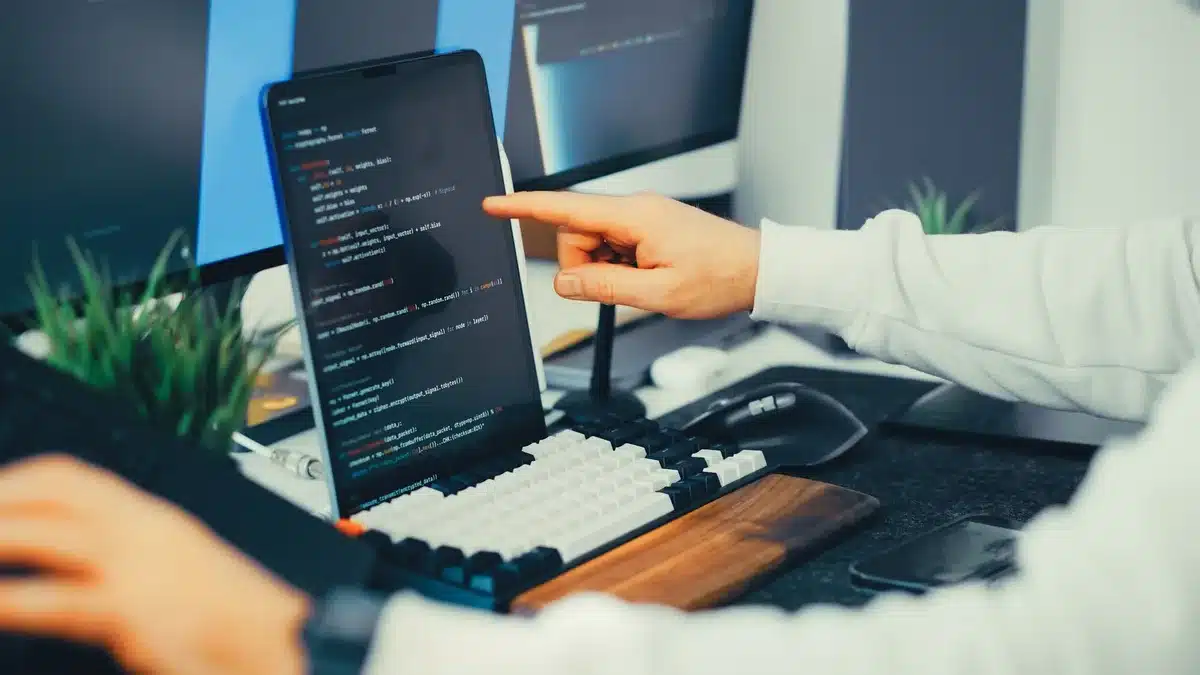 Vérification de code source et audit de sécurité pour protocole blockchain
