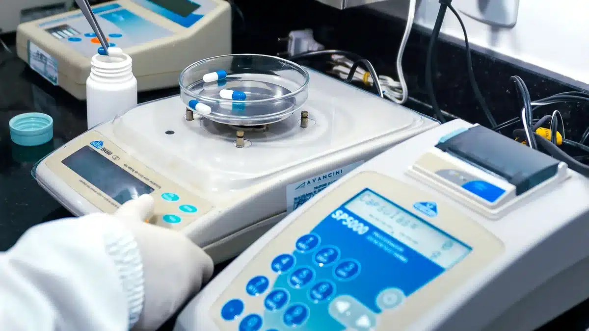 Vérification et nettoyage d'une base de données de contacts pour améliorer la qualité de la prospection