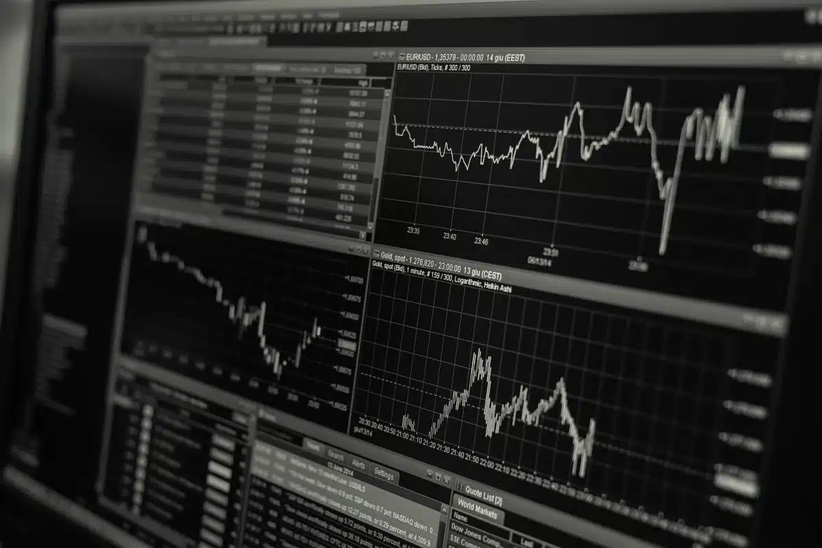 Graphique montrant la diversification d'un portefeuille d'investissement avec actifs cotés et non cotés