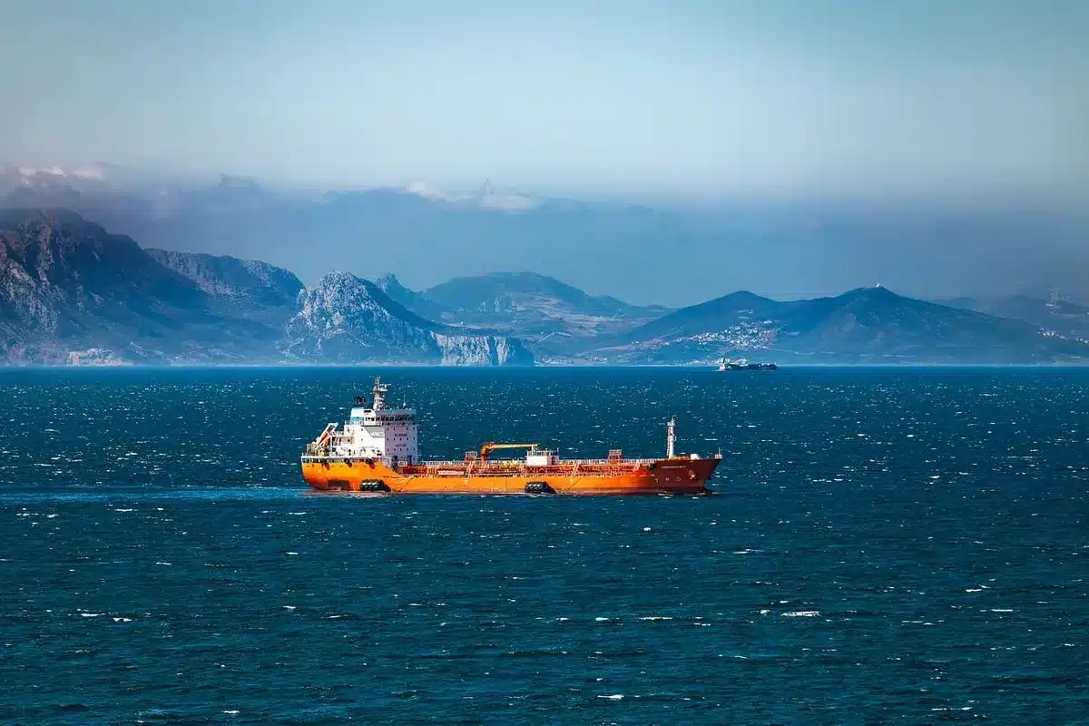 Navires-citernes attendant à proximité du détroit d'Ormuz