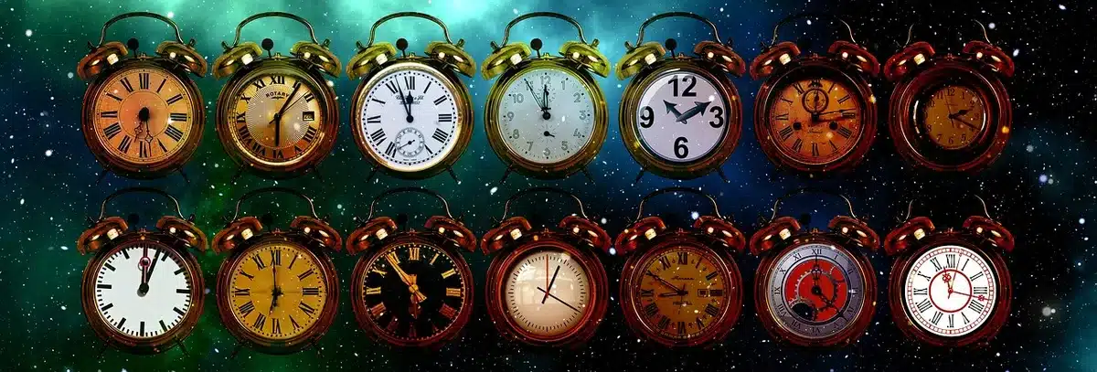Calendrier et notes avec fuseaux horaires pour organiser des sessions à distance