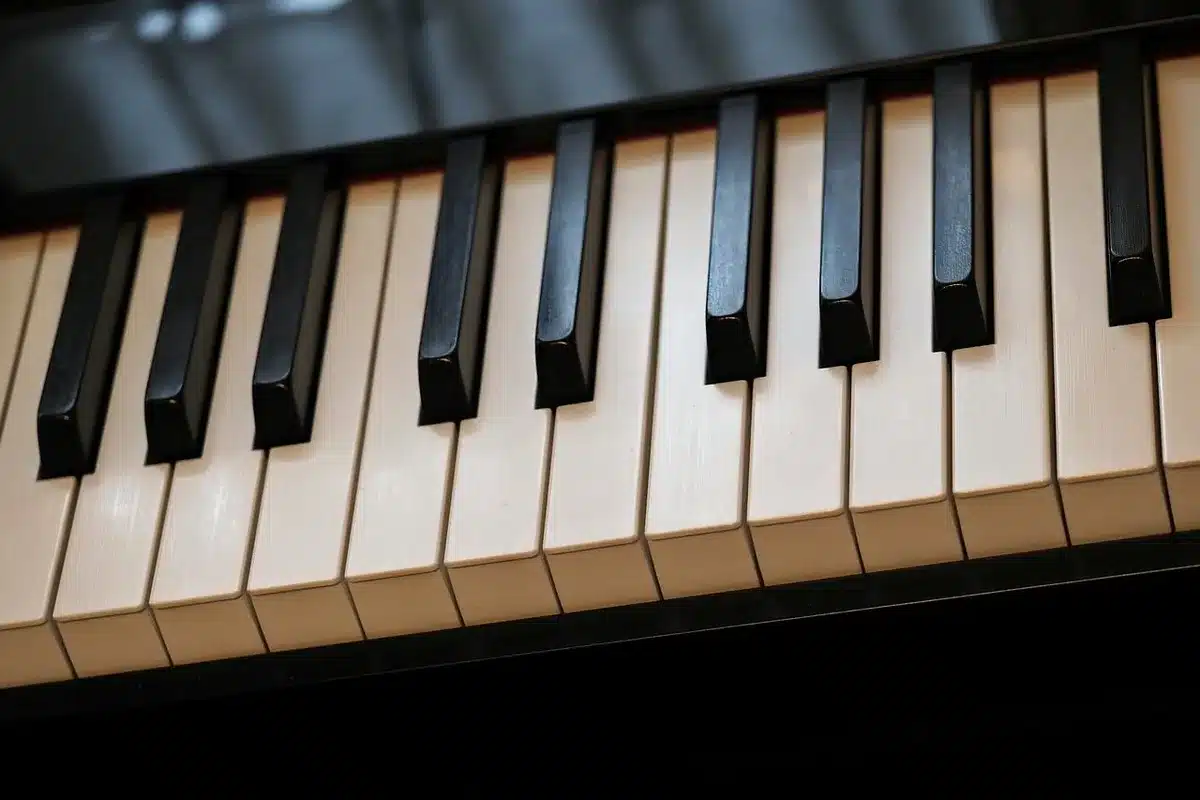 Cadenas posé près d'un clavier symbolisant la sécurité des clés API