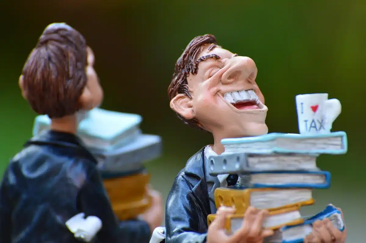Employé discutant d'un abondement employeur avec le service RH